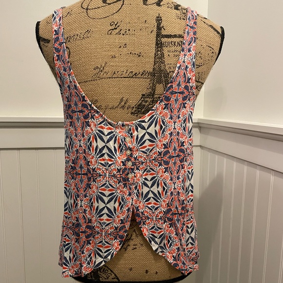 Patterned Tank Top - Picture 3 of 6
